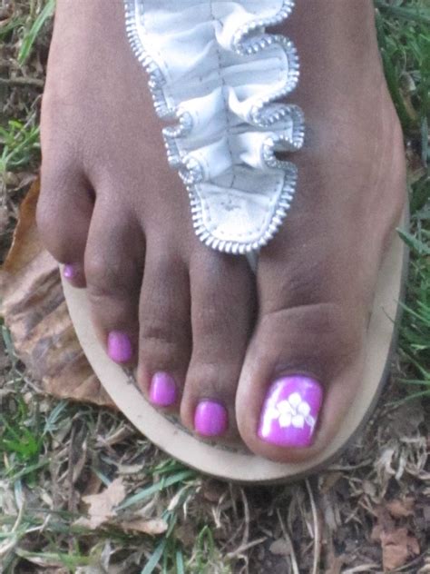 ebony toes